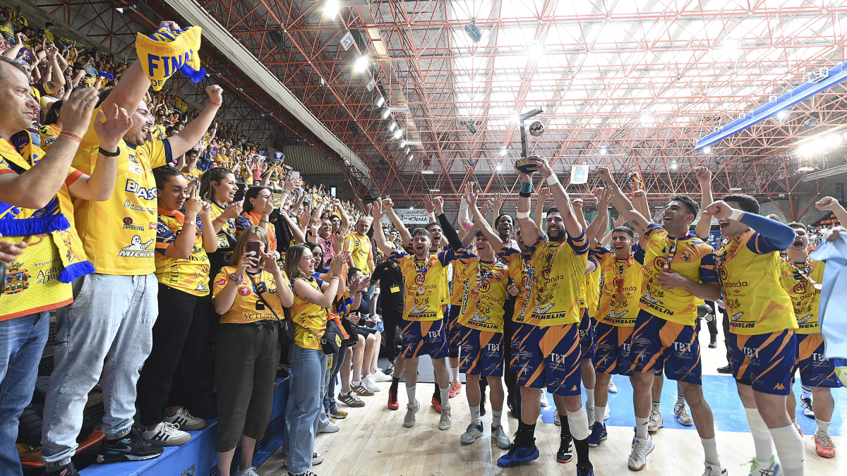 Tubos Aranda asciende a Asobal tras vencer en la final al UBU San Pablo ...