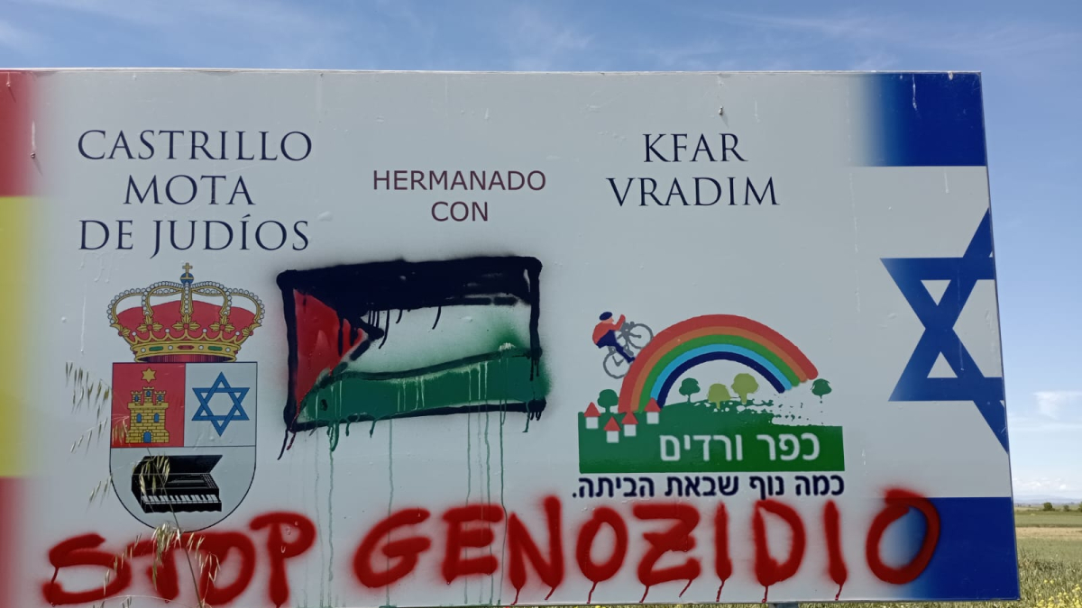Ataque vandálico en Castrillo Mota de Judíos a favor de Palestina.