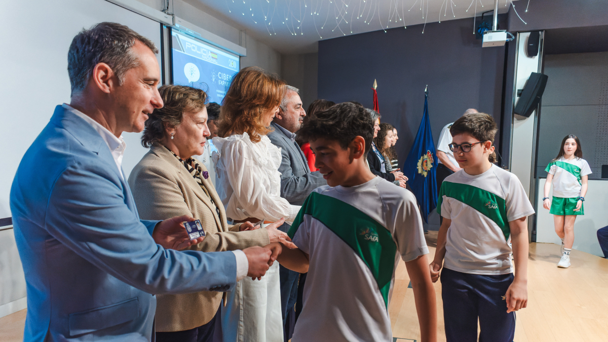 Entrega de los carnets de ciberexpert@s.