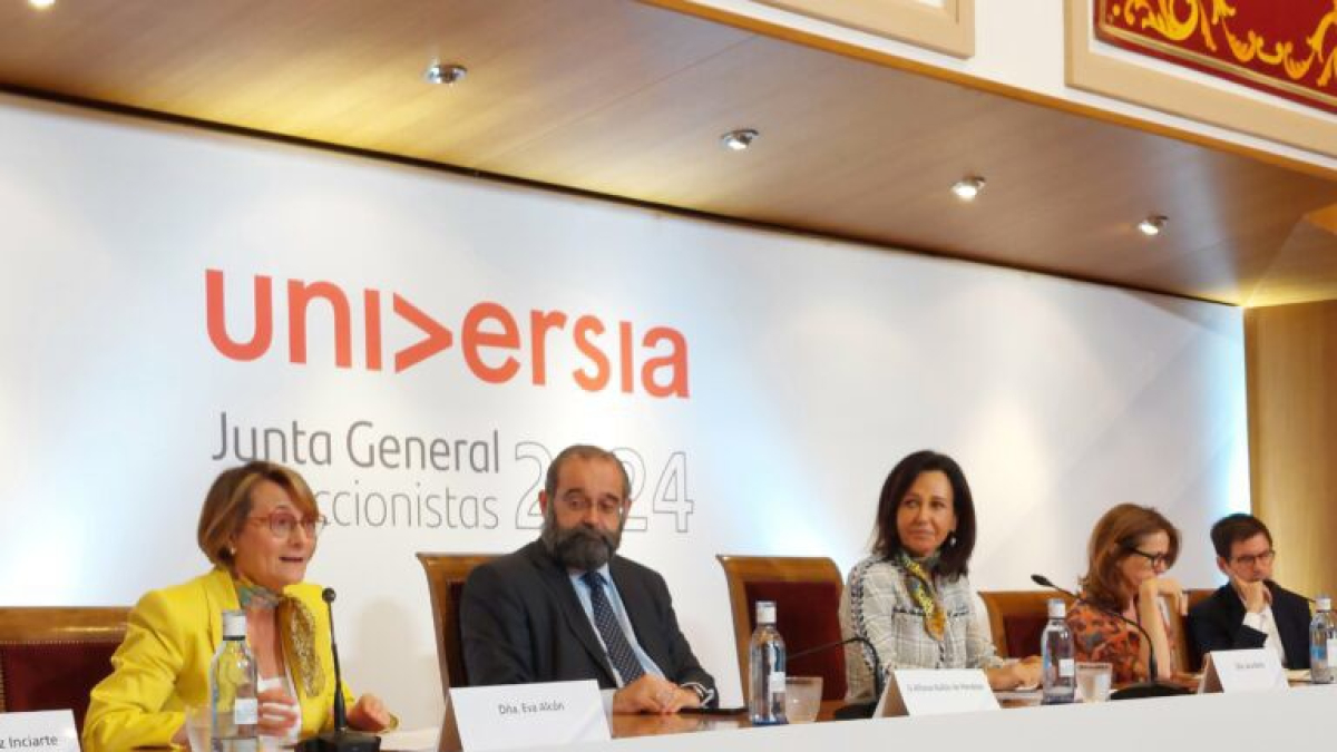 La presidenta de la Conferencia de Rectores y Rectoras de las Universidades Españolas (CRUE) y rectora de la Universitat Jaume I, Eva Alcón, ha participado en la Junta General de Accionistas de Universia España