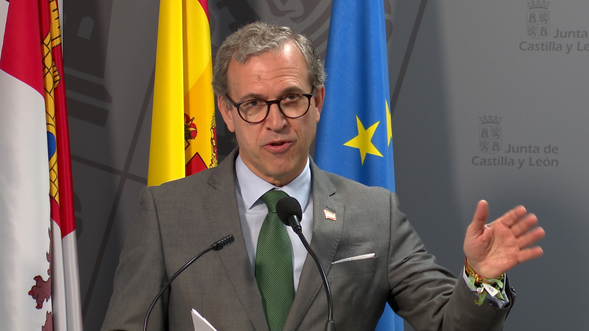 Mariano Veganzones, durante su análisis de los datos del paro.