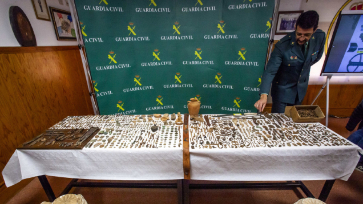 Las claves de bóveda expoliadas en San Pedro de Arlanza junto a los cientos de objetos recuperados al pitero que las robó