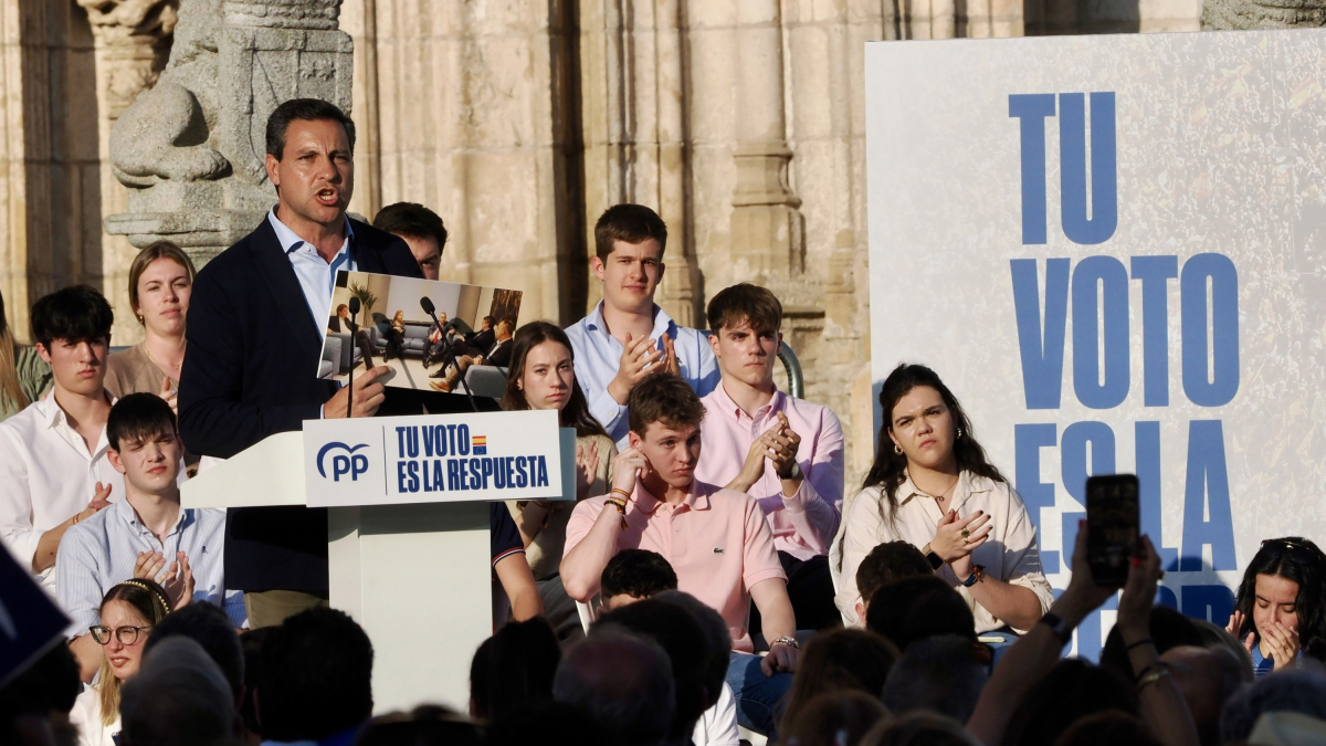 Mitin de Alberto Feijóo en Valladolid cara a las elecciones europeas. Raul de la Hoz, candidato