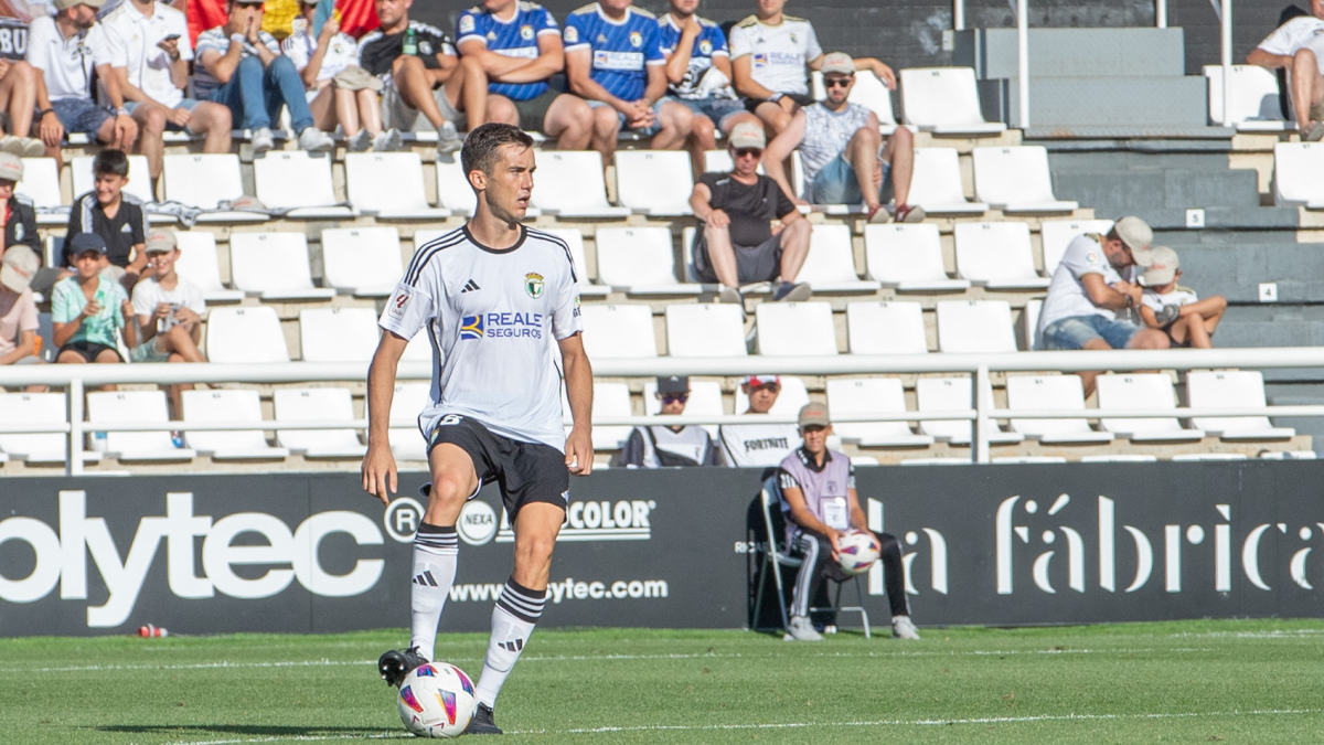 Aitor Córdoba, durante un partido con el Burgos CF.