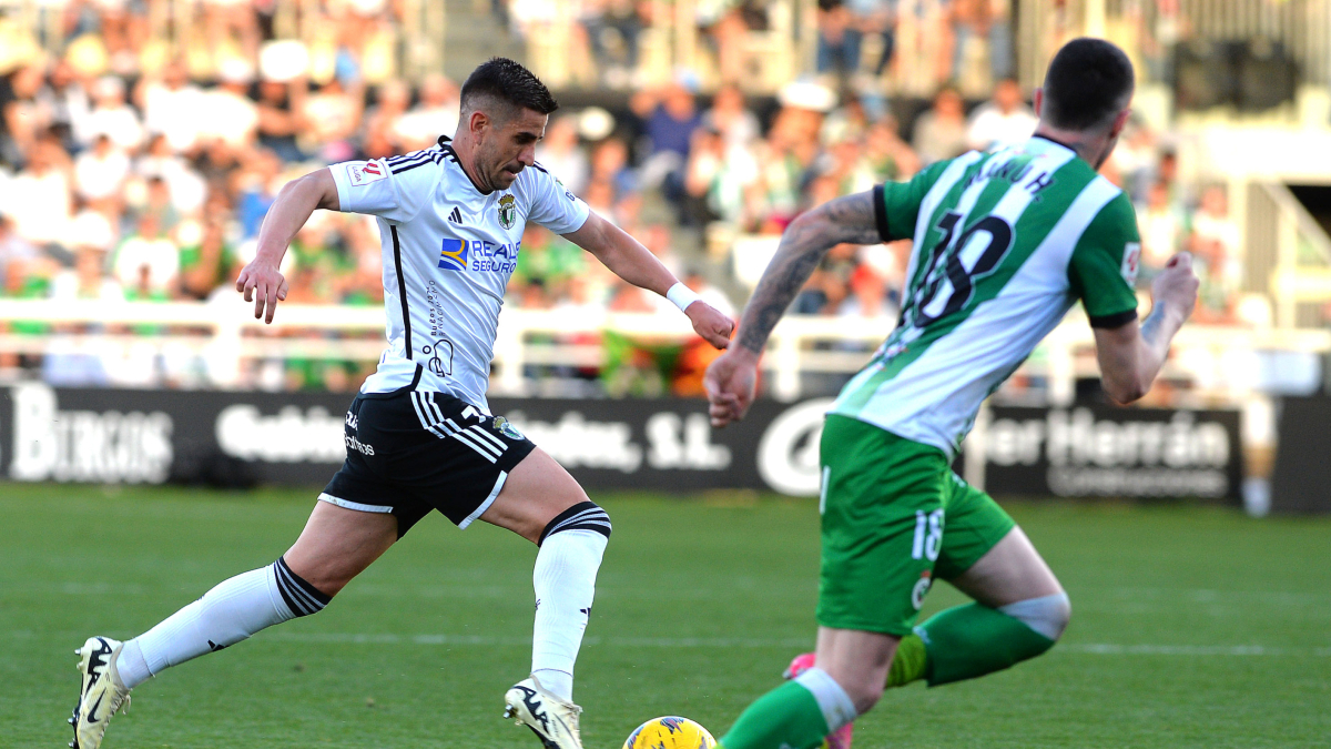 Imagen del partido de liga entre el Burgos CF y el Racing disputado en El Plantío.
