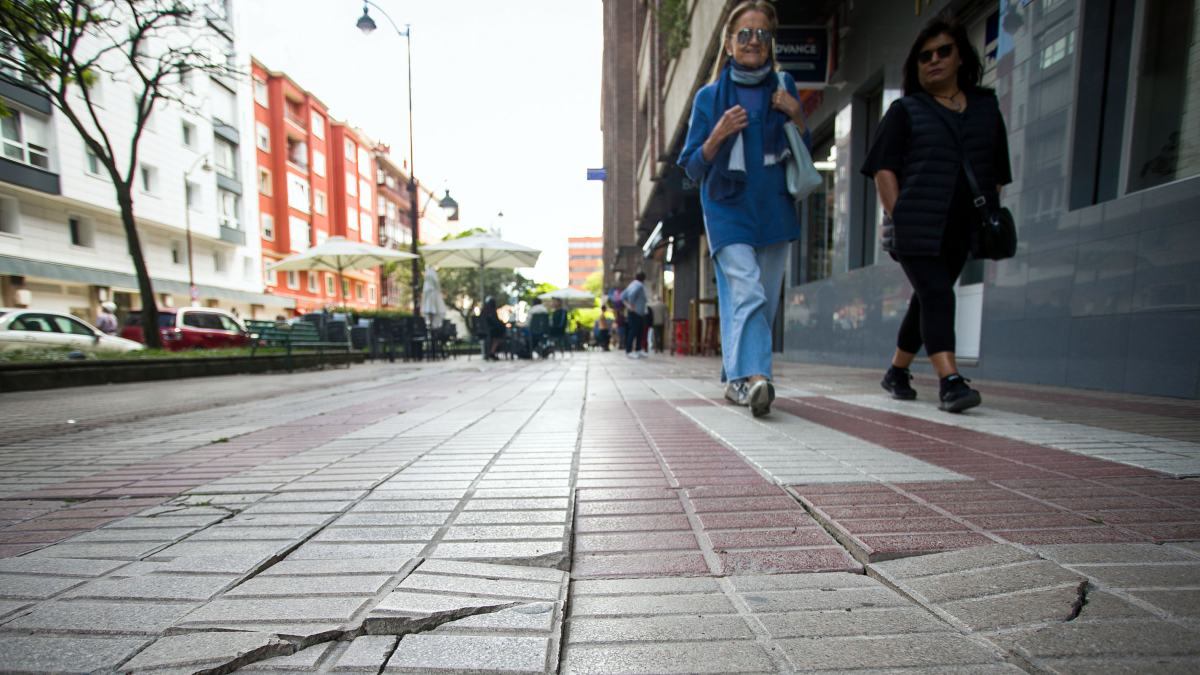 Estado de la zona más deteriorada de la calle Calzadas en la ciudad de Burgos.
