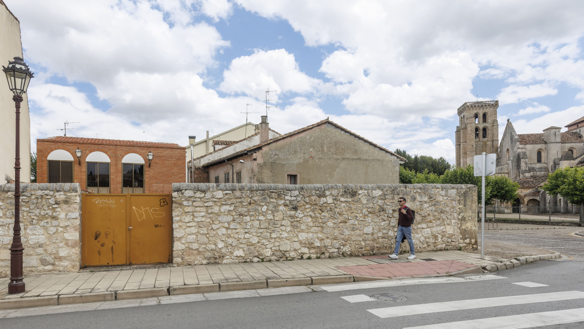 Sede de la peña Fajas de Huelgas entre la calle Bernardino Obregón y Alfonso VIII.