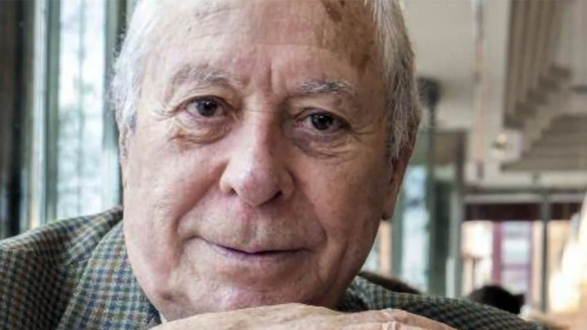 El poeta granadino Antonio Carvajal.
