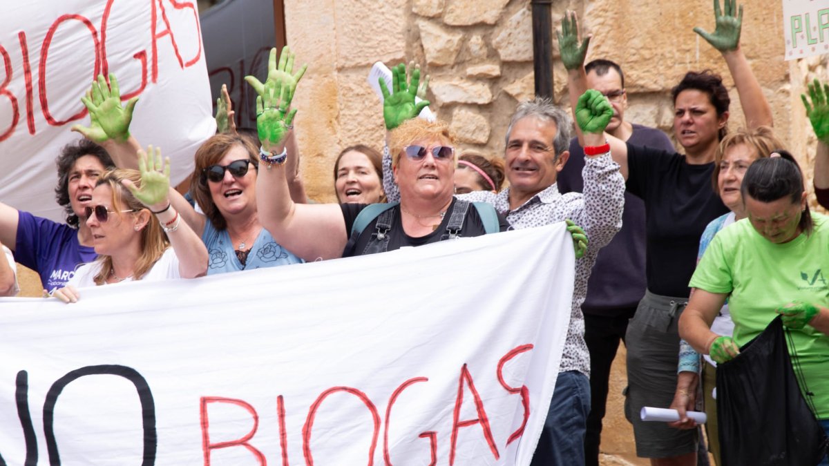 Los vecinos de Milagros llevan meses luchando contra la planta.