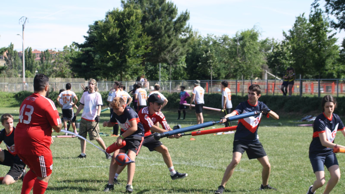 Genshiken Ginkö Sports se especializa en la práctica del Jugger