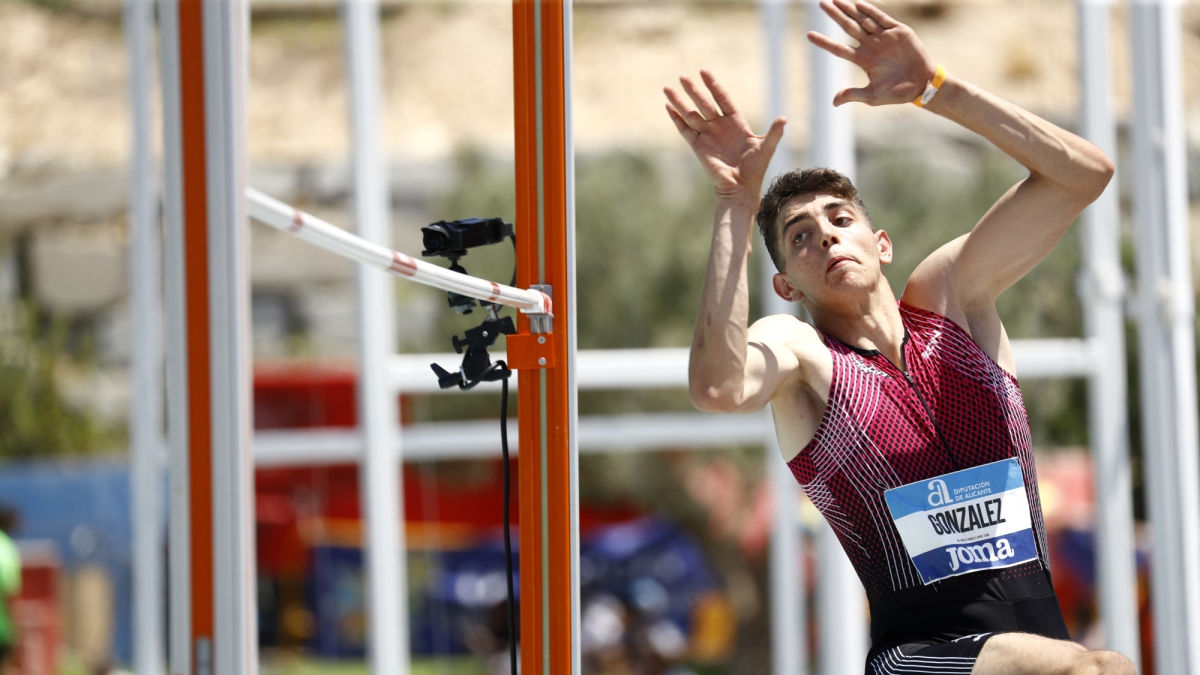David González en uno de sus saltos.