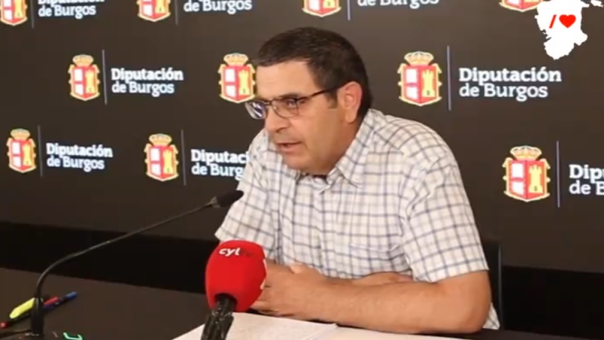 El viceportavoz provincial del PSOE, Javier Lezcano, en la sala de prensa de la Diputación.