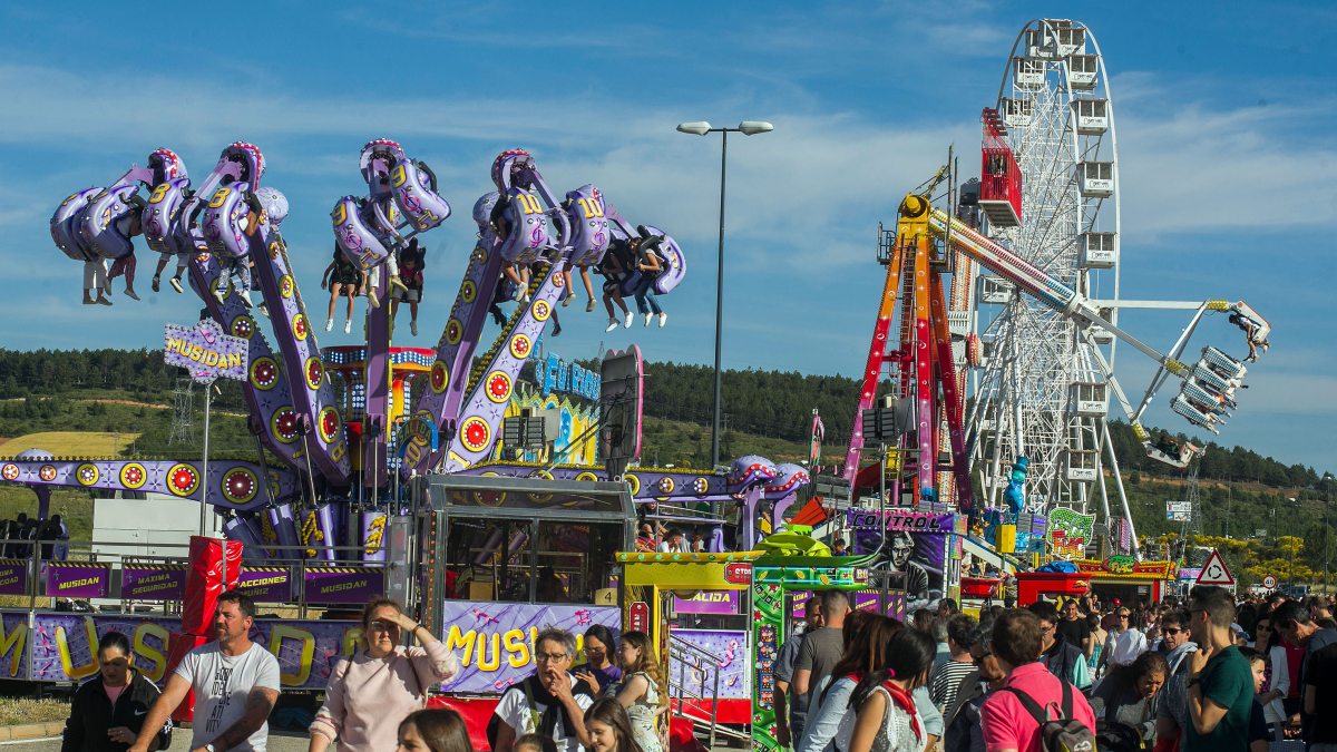 El sol de la tarde animó a subir a las barracas
