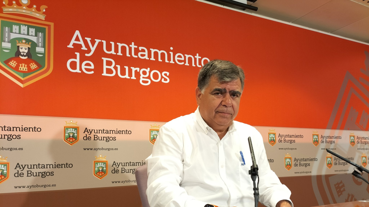 El concejal de Urbanismo, Juan Manuel Manso, en rueda de prensa.