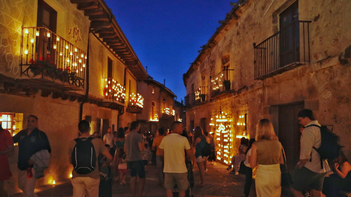 La Fundación Villa de Pedraza celebra la primera cita de los XXX Concierto de las Velas, con la propuesta ‘Summer Music’ de ‘Los Solistas del Convent Garden’, bajo la dirección de Vasko Vassilev.