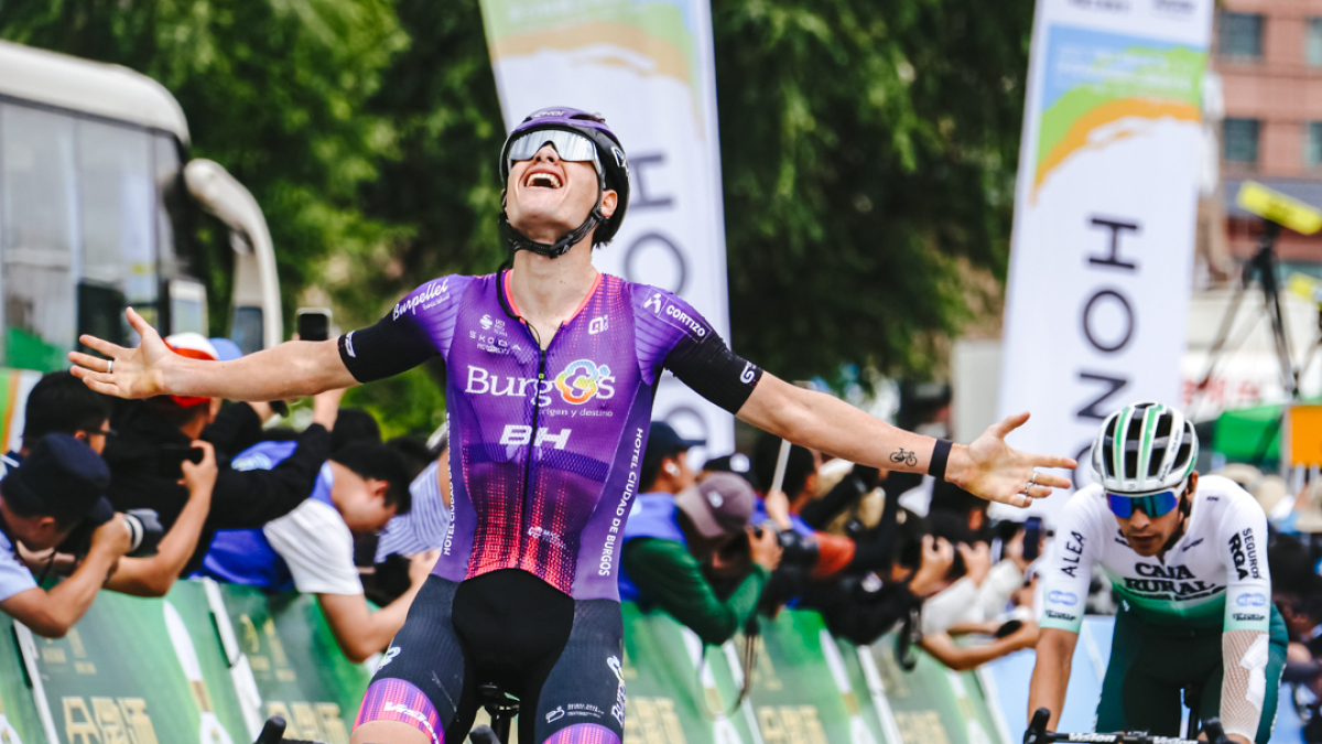 Eric Fagúndez festeja su victoria en Huzhu.