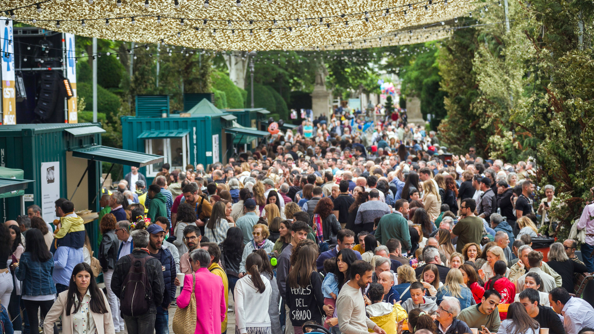 El entorno de los Cuatro Reyes ha sido uno de los más problemáticos para la recogida de residuos en las fiestas de Burgos.