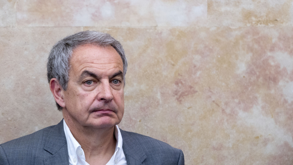 El expresidente del Gobierno, José Luis Rodríguez Zapatero, antes de la reunión de constitución del Consejo Asesor de Brecha de Género, en el Ministerio de Inclusión, Seguridad Social y Migraciones, a 1 de julio de 2024, en Madrid (España).