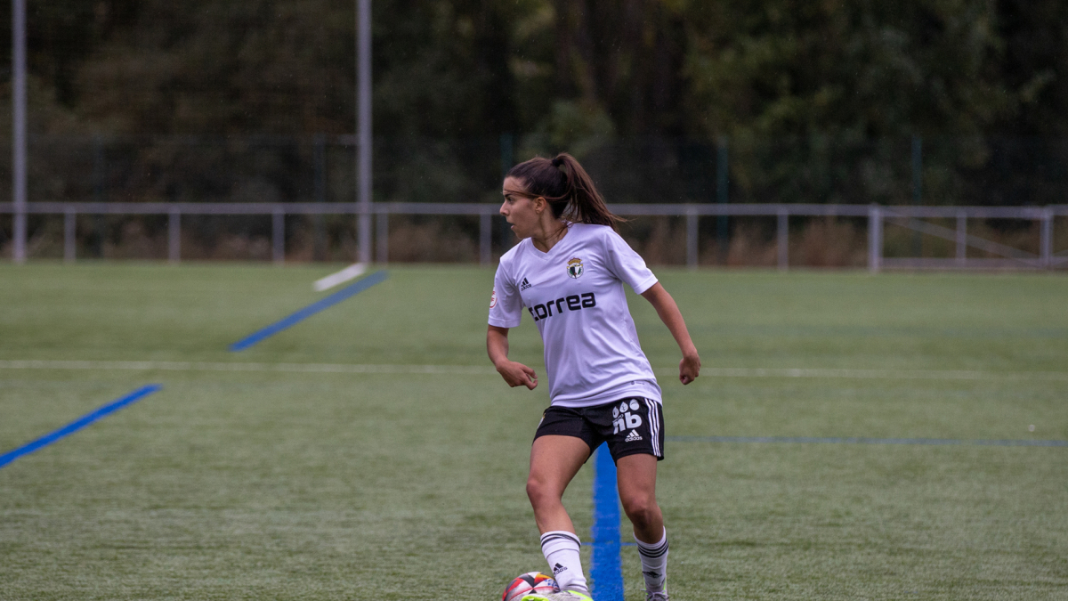 Imagen de la jugadora del Burgos CF Femenino Rebeca Cuesta.