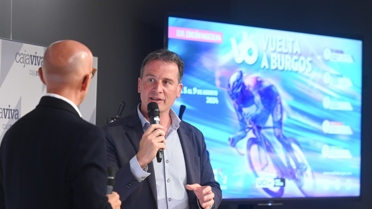 El presidente de la Diputación en la presentación de la Vuelta Ciclista a Burgos 2024.