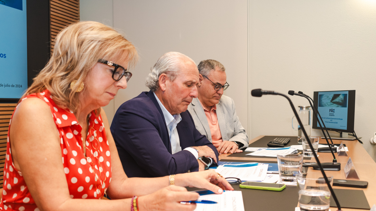 Molero, San Millán e Íñigo Llarena.