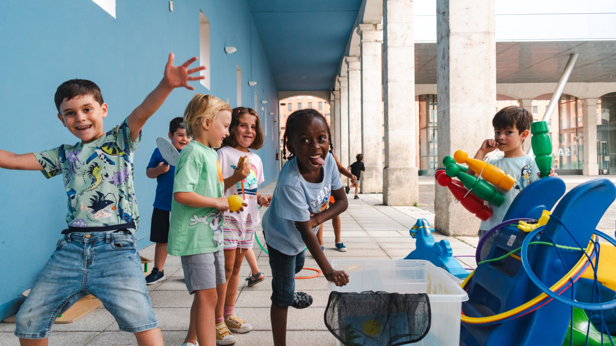 Las plazas de los centros cívicos de la capital se han cubierto casi en su totalidad.