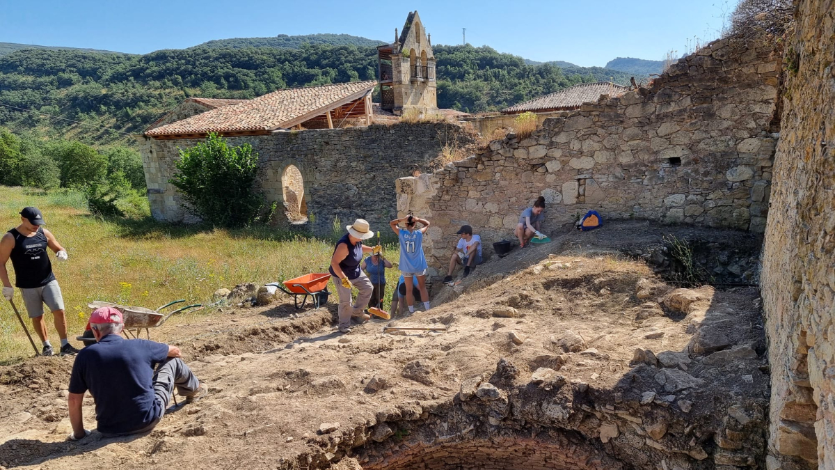 Los trabajos se centra este año en la bóveda de origen desconocido.