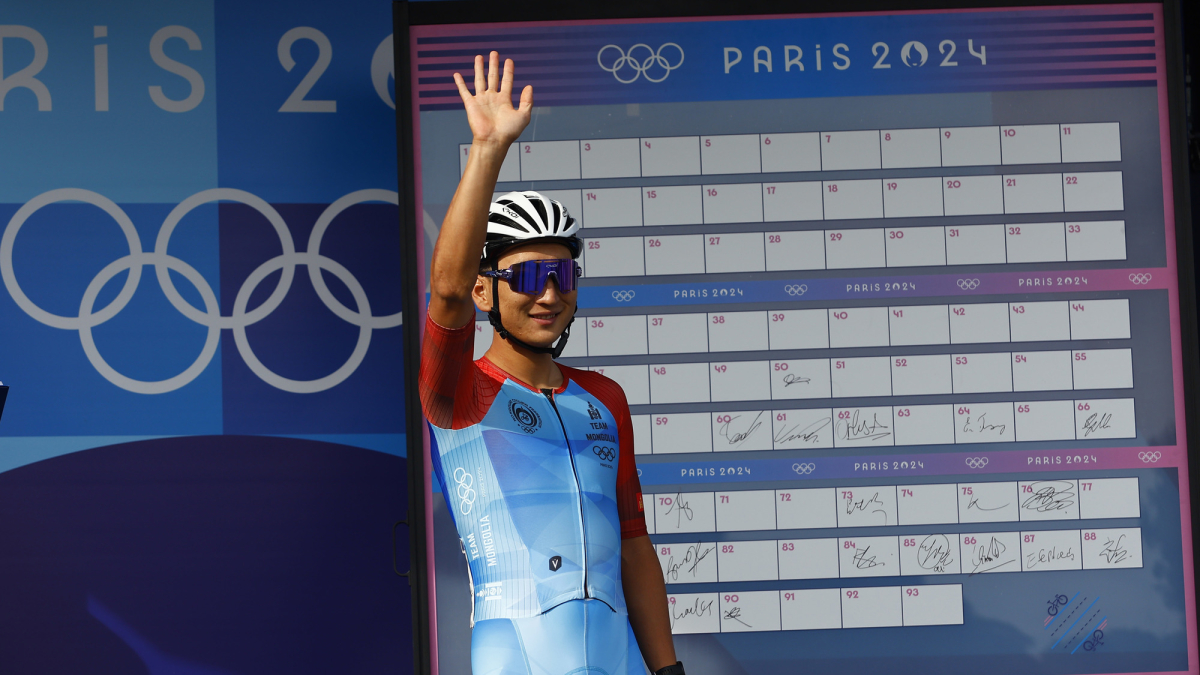 Jambaljamts Sainbayar, uno de los ciclistas olímpicos del Burgos BH.