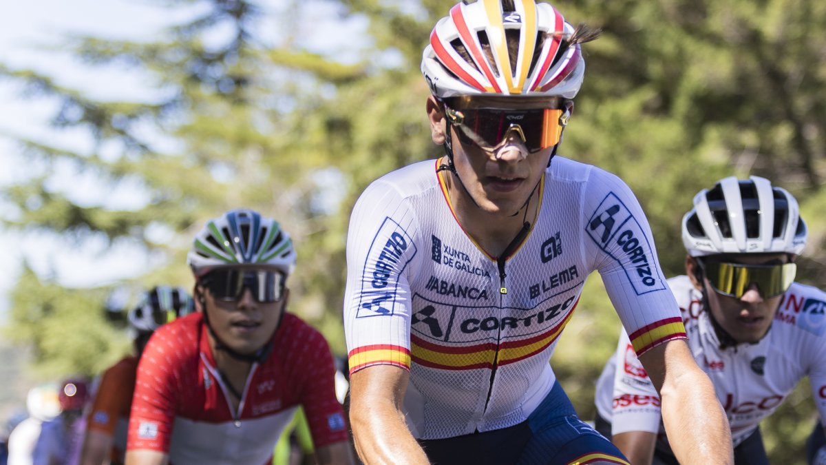 Hugo de la Calle, con el maillot de campeón de España sub 23.