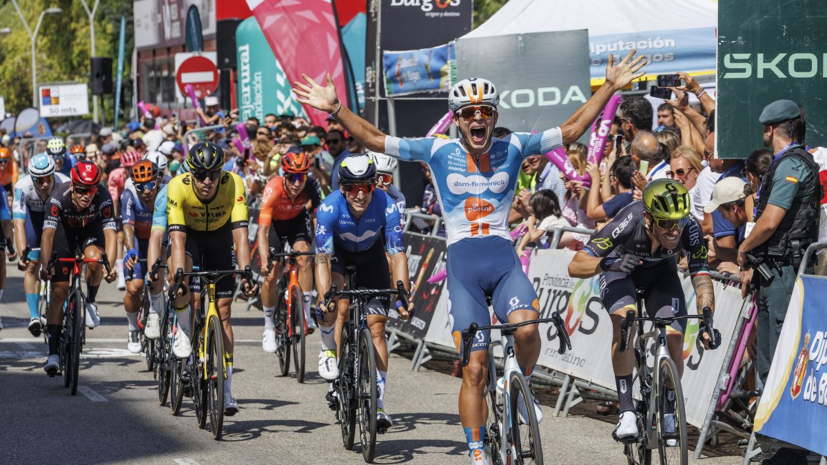 Pavel Bittner celebra su victoria en la primera etapa de la Vuelta a Burgos.