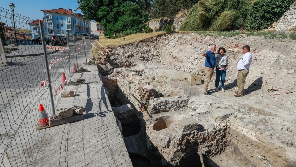 Excavación en la zona de San Esteban donde han aparecido restos arqueológicos.