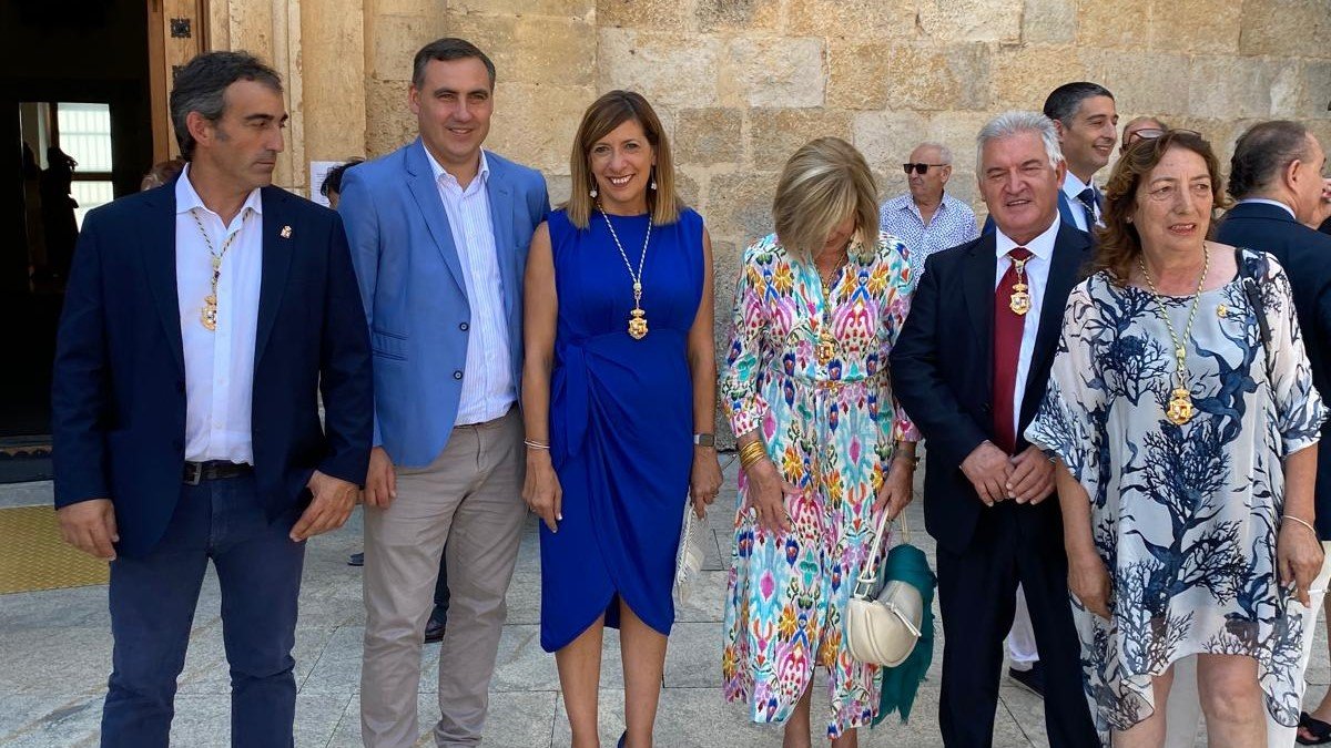 Cargos socialistas en Caleruega en el día de la provincia.