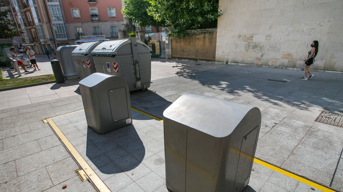 Contenedores soterrados en la calle Nuño Rasura de la capital burgalesa.