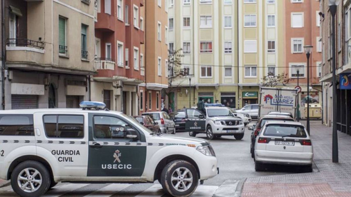 Dos vehículos de la Usecic en una intervención.