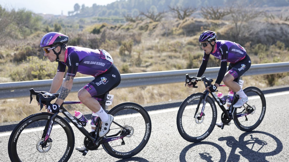 Antonio Angulo y José Manuel Díaz, dos de los ciclistas que correrán en Limousin.