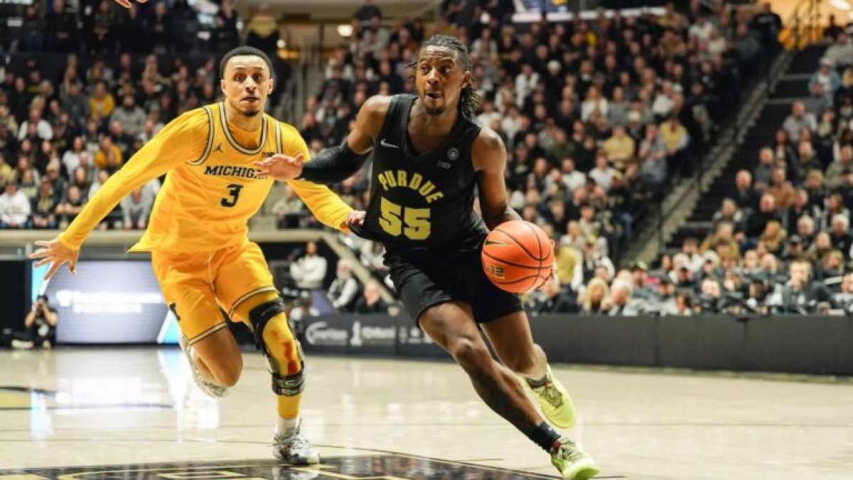 Imagen de Lance Jones durante un partido.