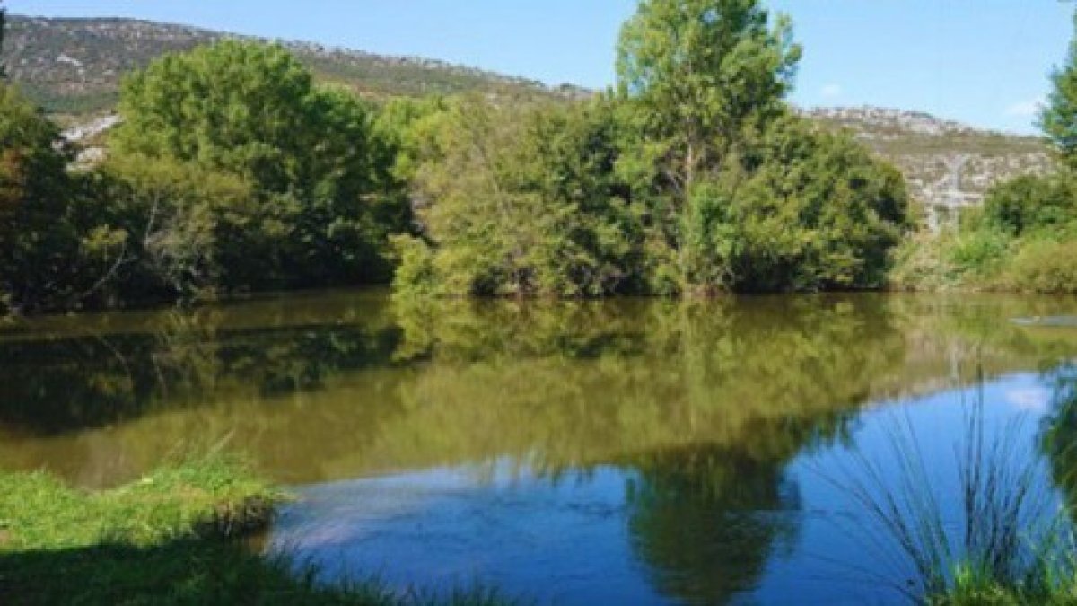 Imagen de recurso del Ebro a su paso por Valdenoceda.
