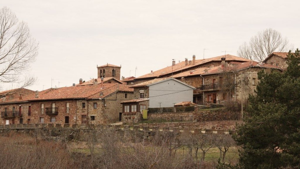 Vista general de Pineda de la Sierra.