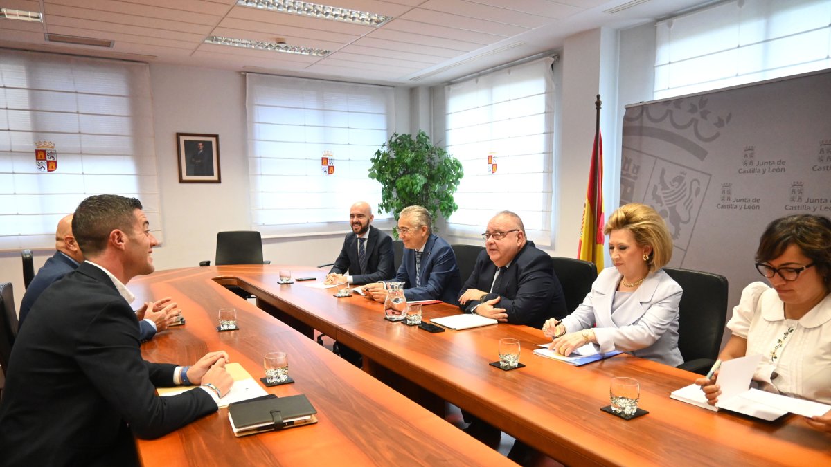La reunión se ha mantenido en la sede de la Junta de Burgos.