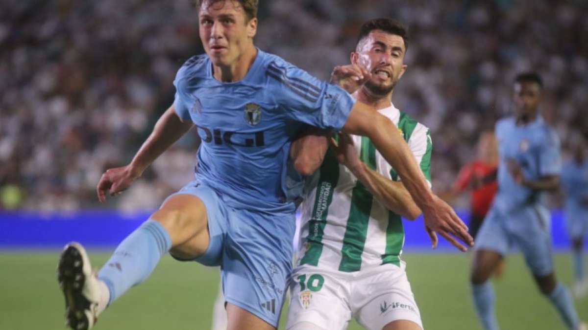 Imagen del partido entre el Córdoba y en Burgos CF.