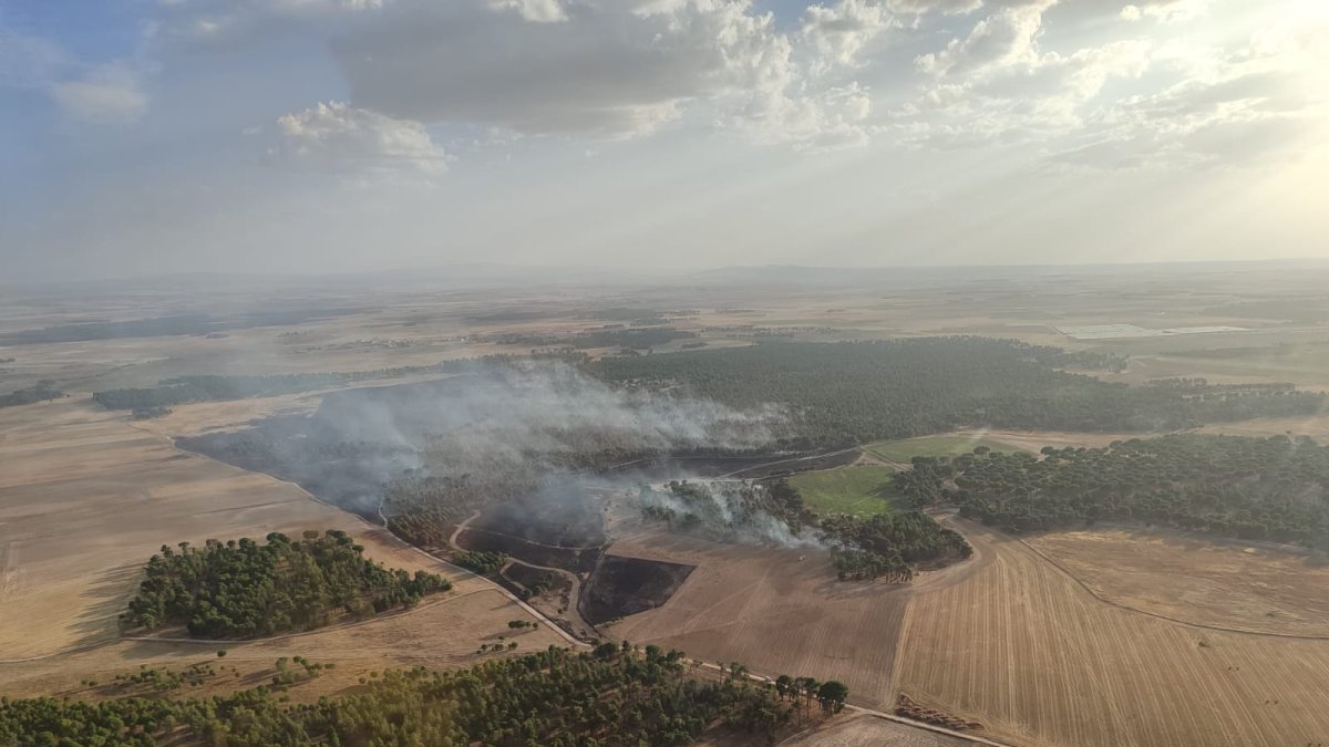 Imagen aérea del incendio del Cabizuela, en Ávila.
