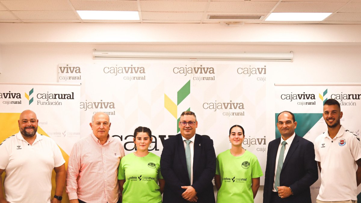 Imagen de la firma del acuerdo.