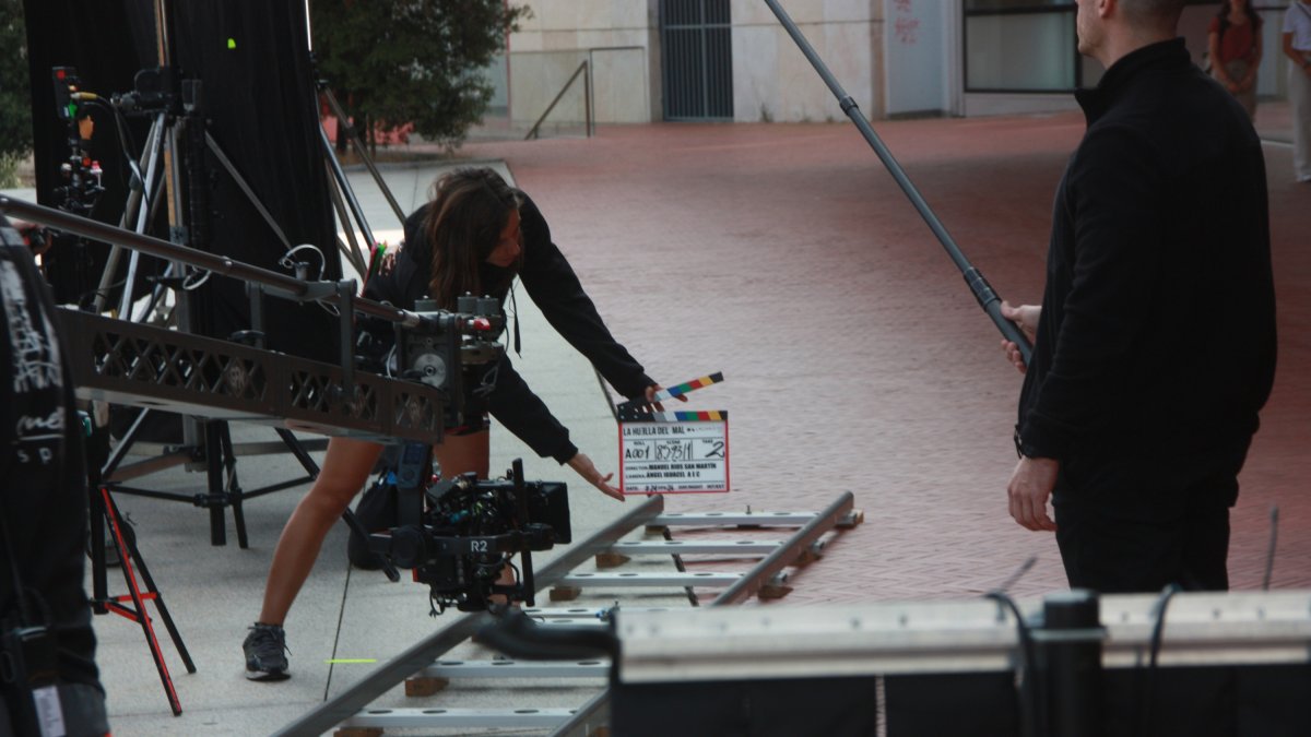 EL Fórum Evolución se convierte en plató de cine en el rodaje de 'La huella del mal' .