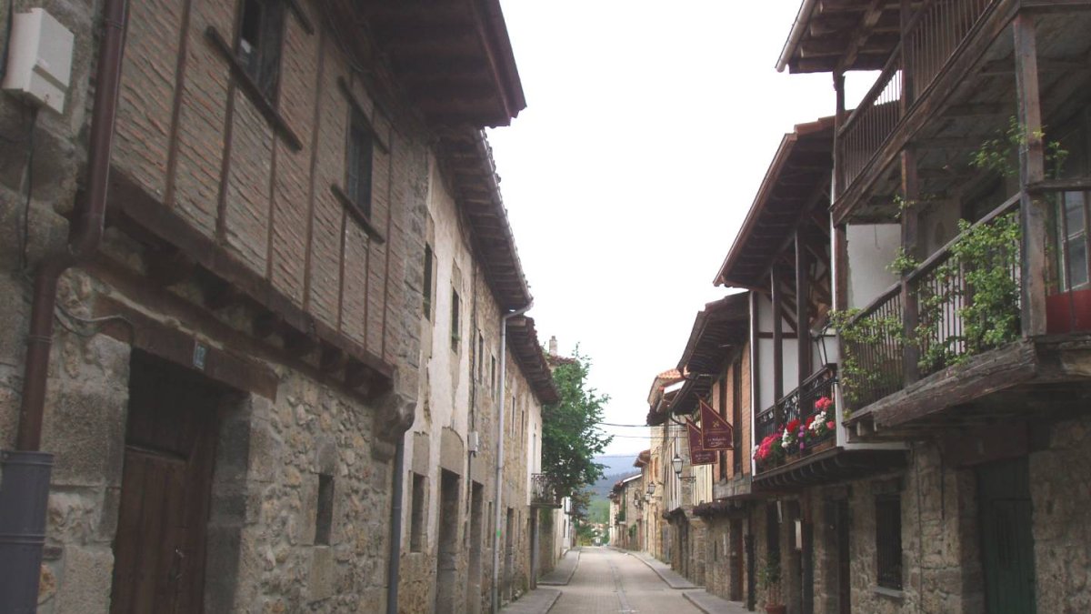 Calle del Medio de Villasana