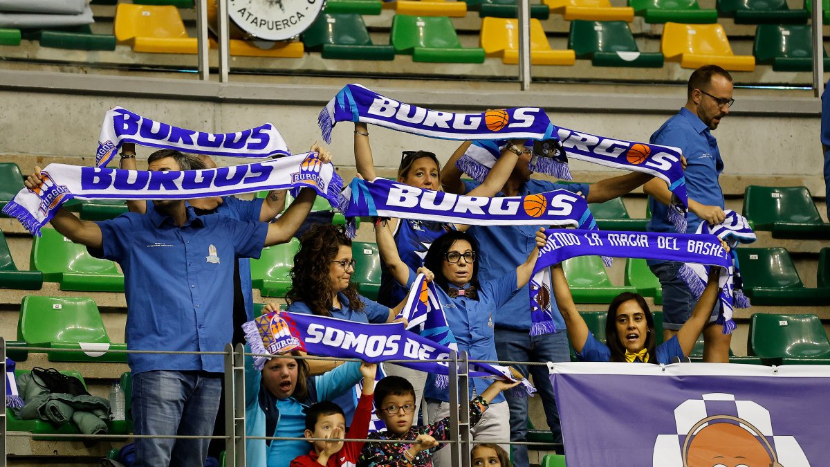 Imagen de aficionados en el Coliseum.
