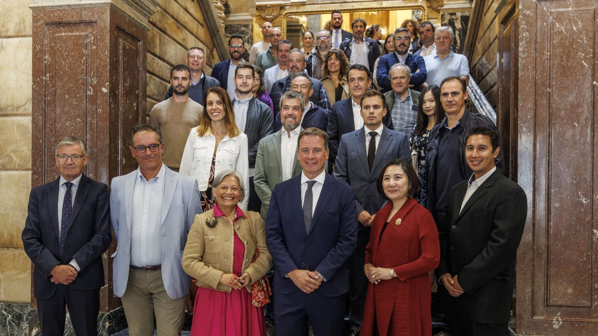 Foto de familia de los participantes en la misión comercial con los países de Filipinas, Indonesia y Somalia.
