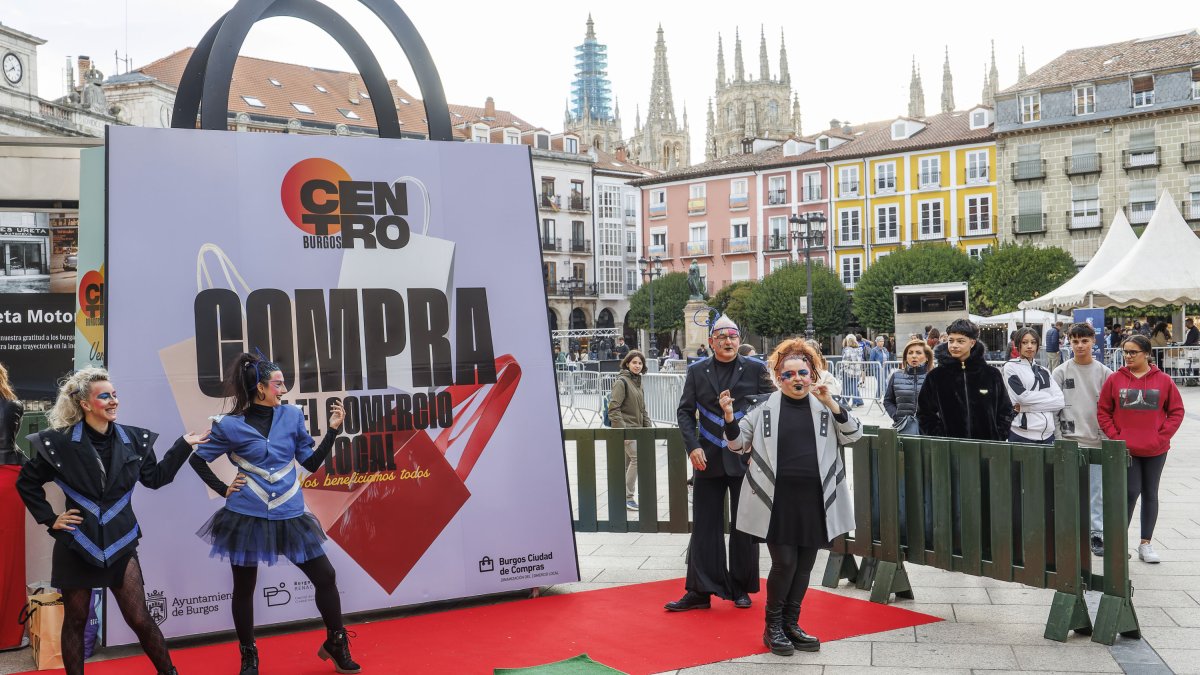 Concurso en la plaza Mayor en la Noche Abierta.