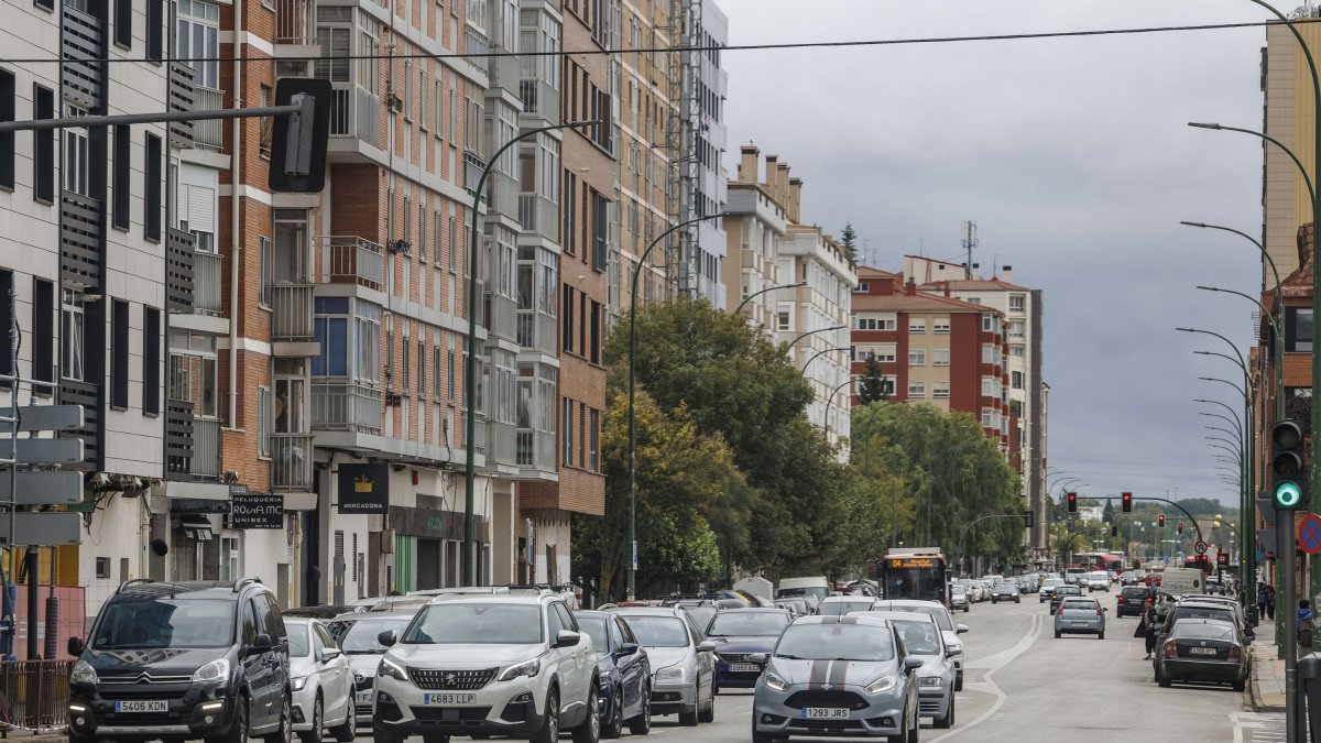 Los vecinos del distrito Este consideraron prioritario un carril bici en la avenida Constitución.
