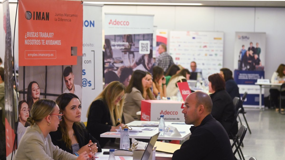 Inauguración de la tercera edición de la Feria de Empleo Burgos Emplea 2024