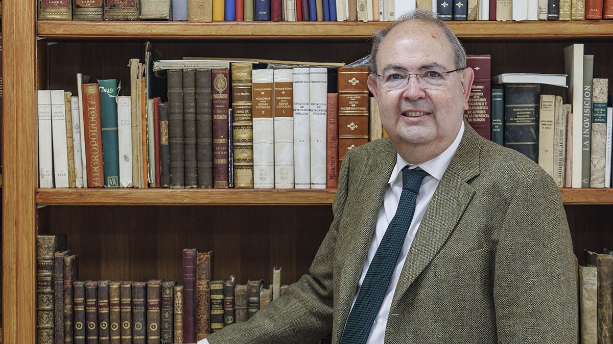El médico e investigador José Manuel López Gómez, académico de la Institución Fernán González.